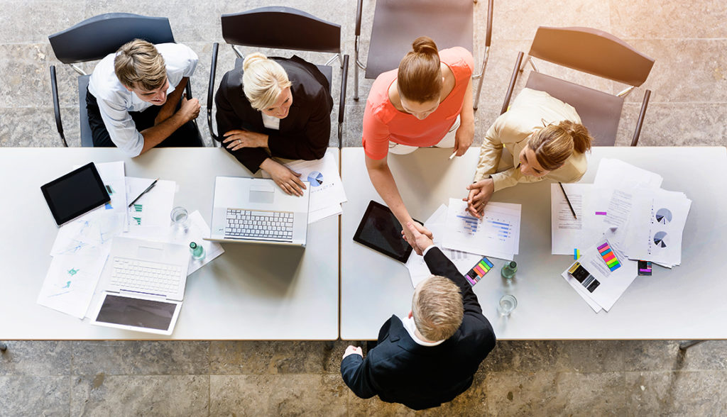 Não saber escolher o tipo de contratação.